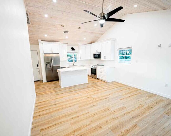 Foto del edificio - 607 Maple St