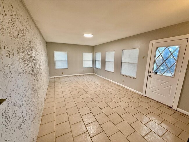 Building Photo - 5490 Britan Dr