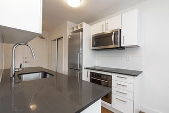 Building Photo - 95 Jameson Ave
