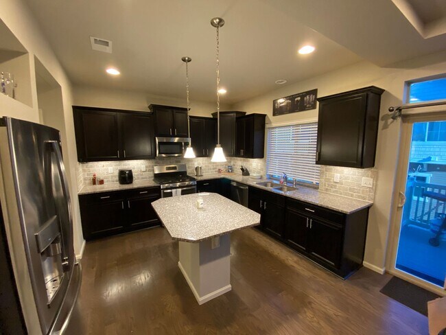 Building Photo - Oakwood 4 Bed 4 Bath Home in Banning Lewis...
