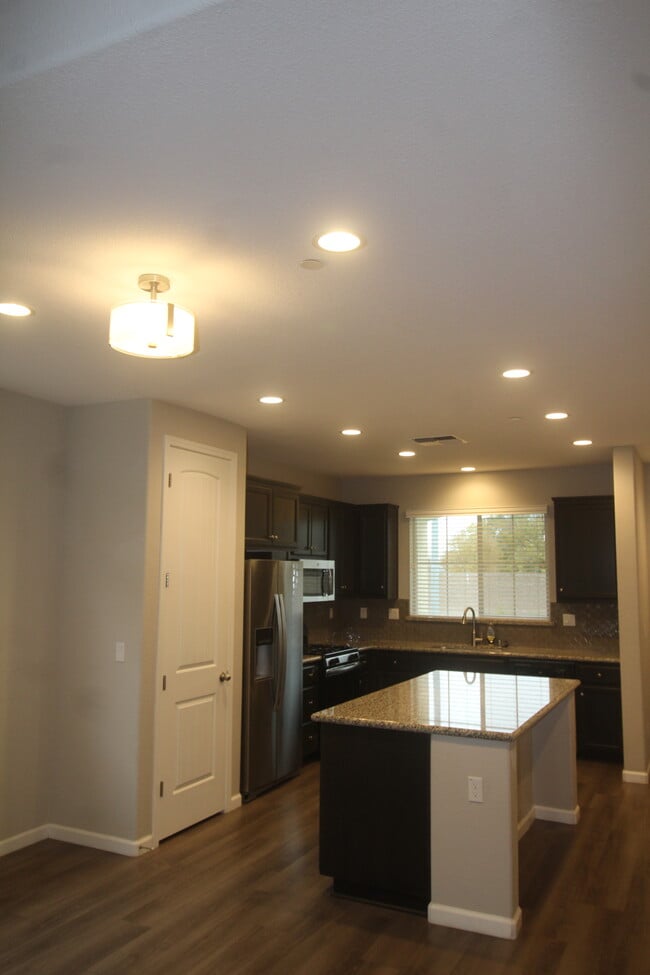 Building Photo - 3304 Sloat Run