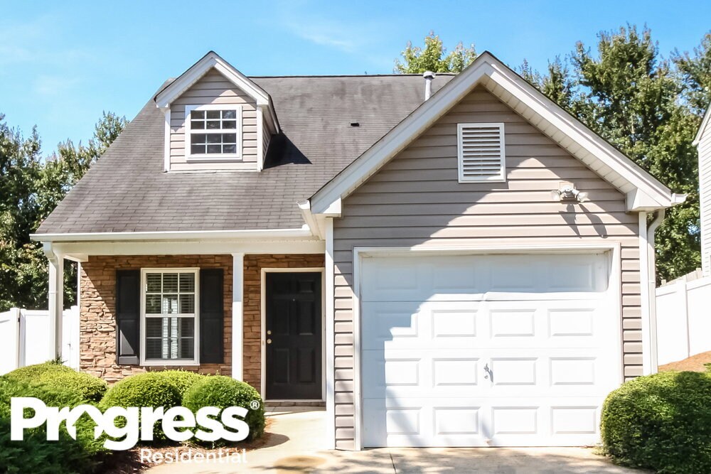 Primary Photo - 134 Ilex Dr