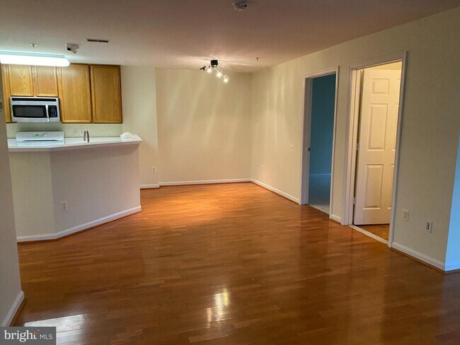 Building Photo - 18805 Sparkling Water Dr