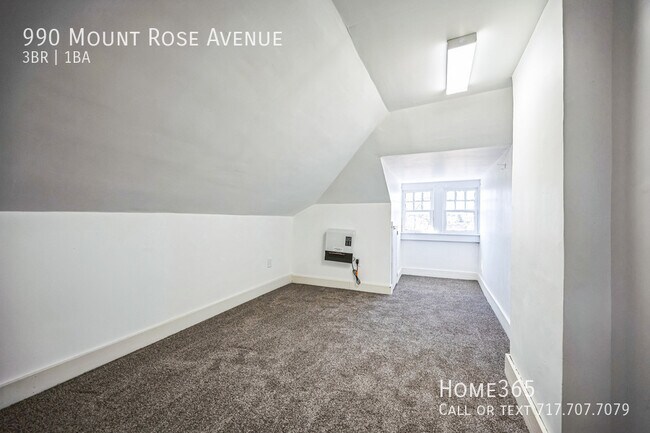 Building Photo - 990 Mt Rose Ave