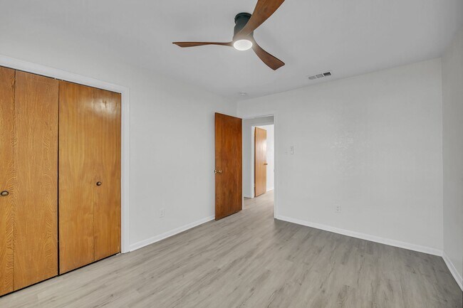 Foto del edificio - AVAILABLE NOW! (SECTION 8 ACCEPTED)