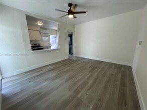 Building Photo - 126 NE 19th Ave