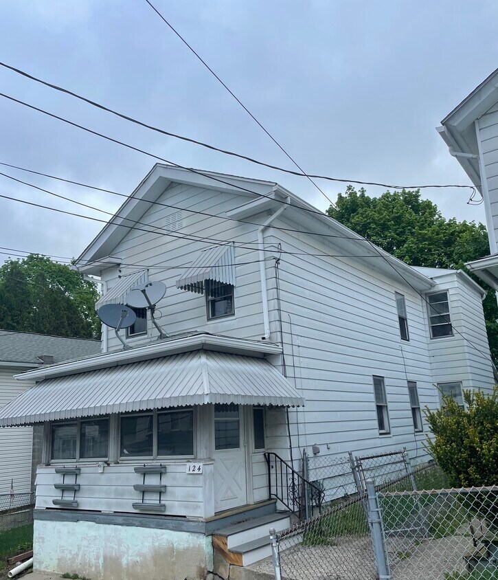 Primary Photo - 124 Pierce St