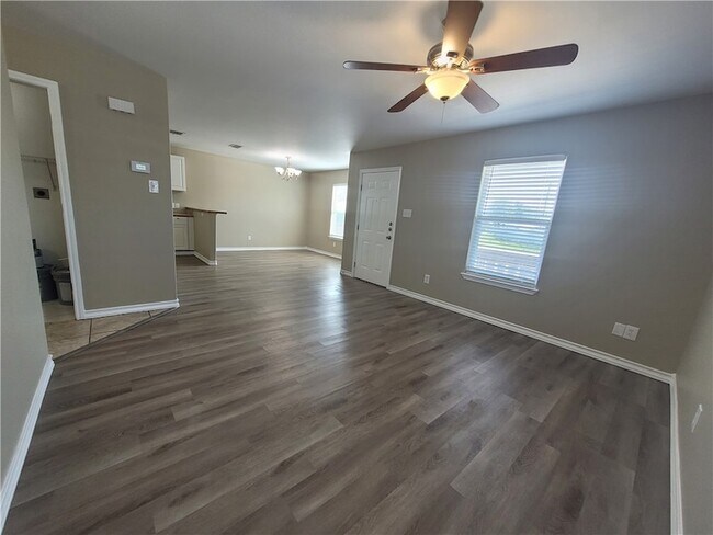 Foto del edificio - 508 Lakeside Dr