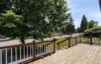 Building Photo - 20 Lambard Cres