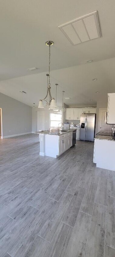 Foto principal - 4522 NW 34th St