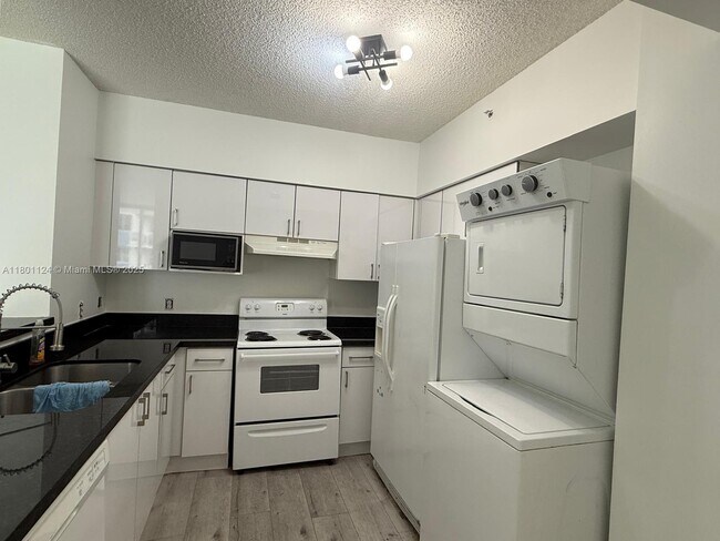 Foto del edificio - 5091 NW 7th St