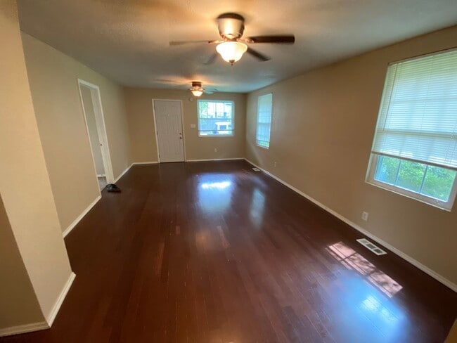 Building Photo - 2 BR / 2 BA Single Family Home - Walk to FSU