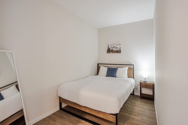 Building Photo - 9-JAN-JAN E 4th St