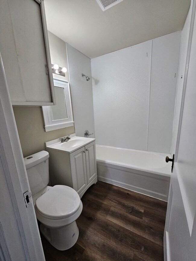 Foto del edificio - 3 Bedroom 1 Bath Home