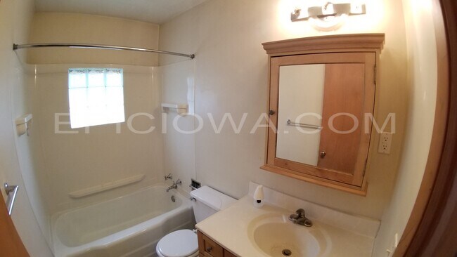 Foto del edificio - 2217 C Ave NW