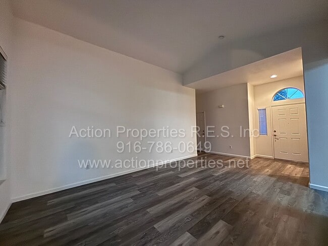 Building Photo - Single Story in Sun City 55+ Community - Access to all Amenities Included - Low Maintenance Yards!