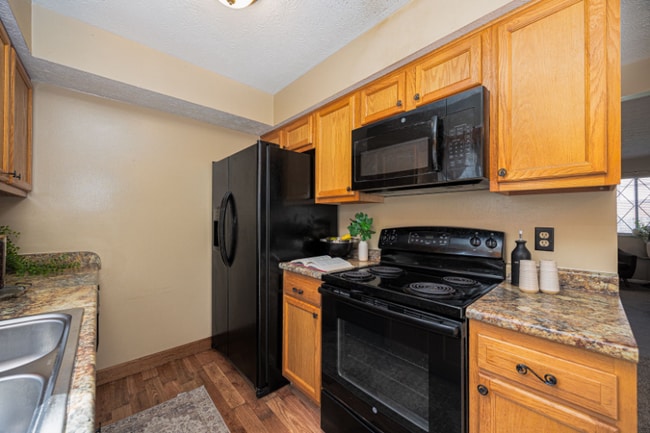 Building Photo - 3054 Highcliff Ct