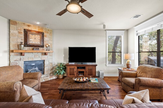 Building Photo - 18024 Edgewood Way