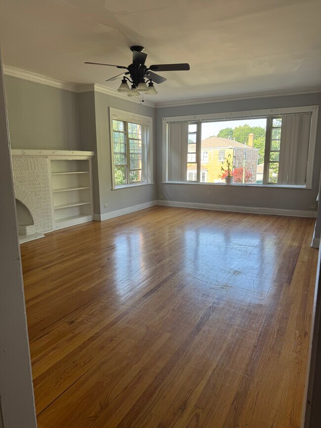 Foto del edificio - 6733 N Artesian Ave