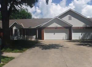 Building Photo - 3903 Williamsbrook Dr