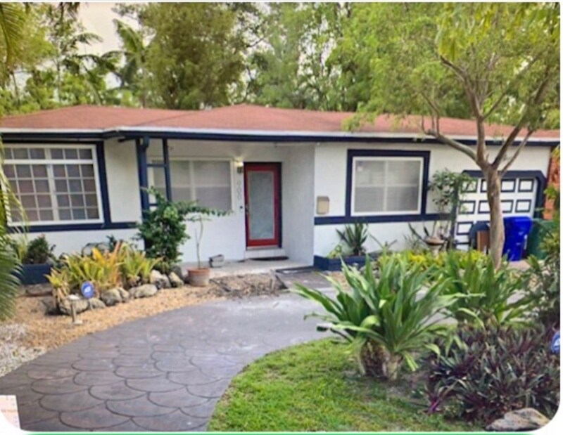 Foto principal - 900 NE 85th St