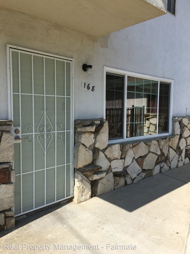 Building Photo - 1162 Del Valle Ave