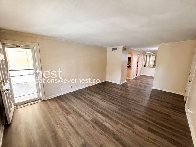 Foto del edificio - 1280 Middle Tennessee Blvd