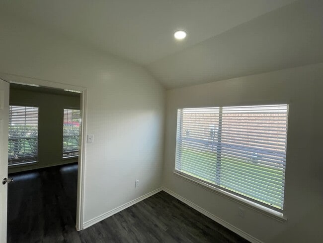 Building Photo - 15414 Misty Dawn Tr