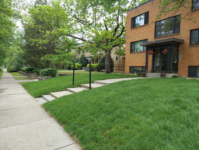 Foto del edificio - 2210 Pillsbury Ave