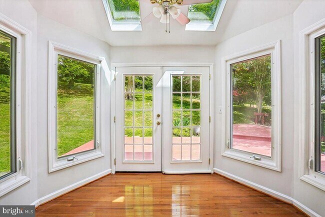 Foto del edificio - 9707 Stoneybrook Dr