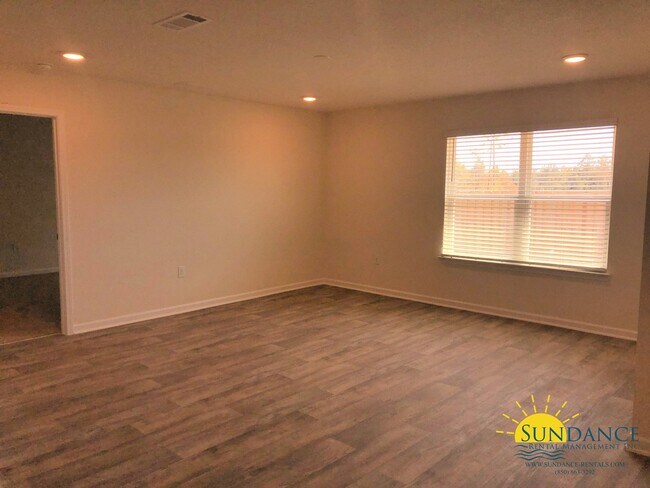 Foto del edificio - Lovely 4 Bedroom Newer Construction Home in Redstone Commons