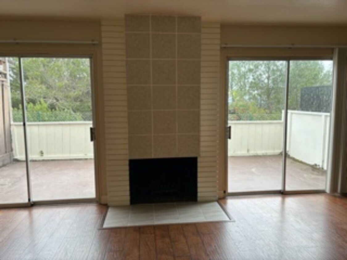 Primary Photo - Charming Townhouse