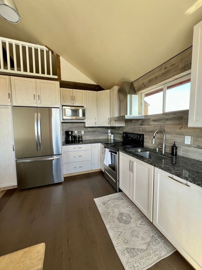 Building Photo - Rural Apartment for Rent in Silt