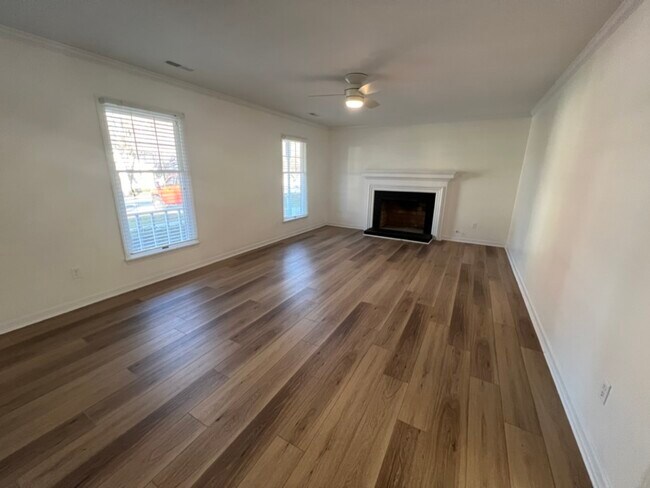 Building Photo - 1808 Rivertrace Point