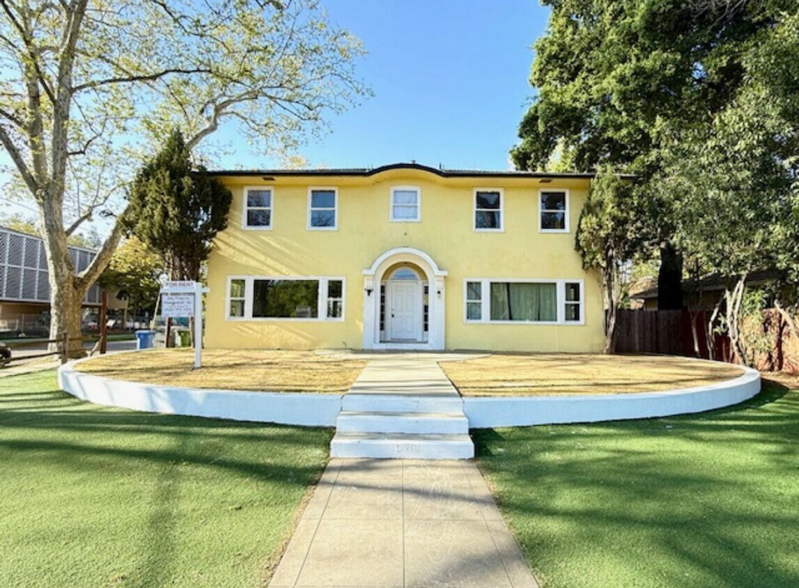 Foto principal - Large home for your organization