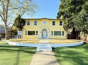 Building Photo - 203 1st St