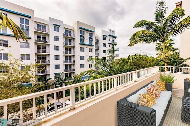 Foto del edificio - 450 NE 5th St