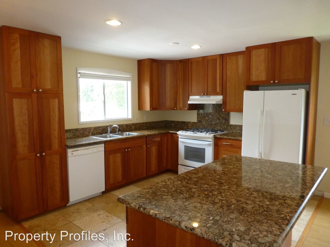 317 Hanamaulu St, Honolulu, HI 96825 House for Rent in Honolulu, HI