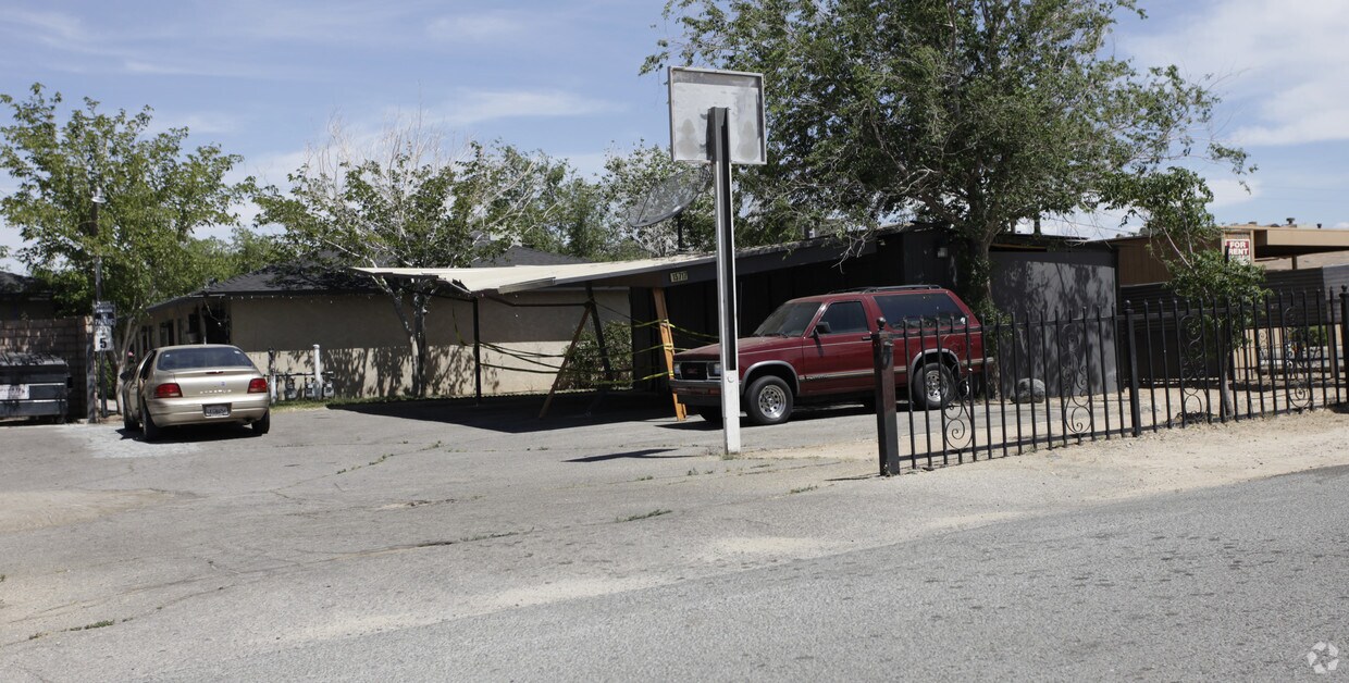 Building Photo - 15717 Sueno Ln