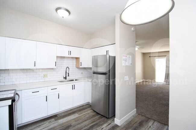 Foto del edificio - 2807 E Paradise Ln
