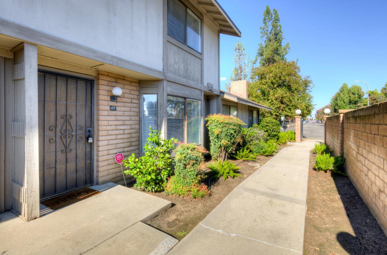 Foto principal - 4676 E Alamos Ave