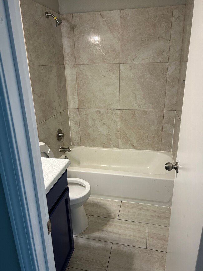 Foto del edificio - 2508 Oak Forest Dr