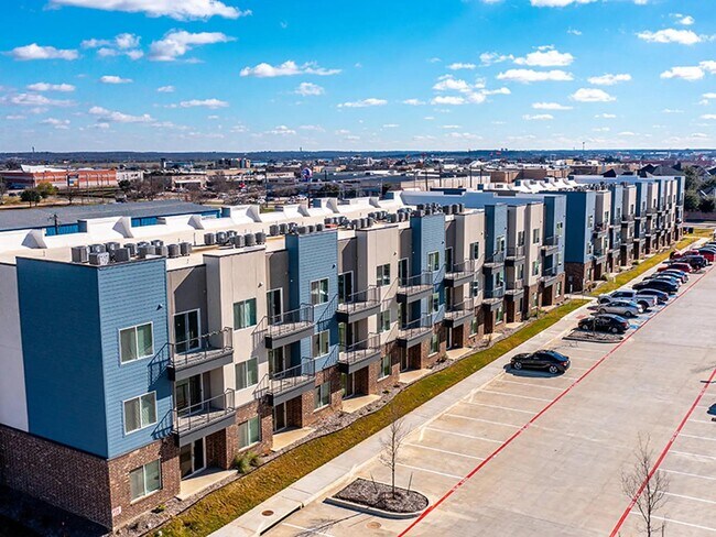 Foto del edificio - 312 NE Mcalister Rd