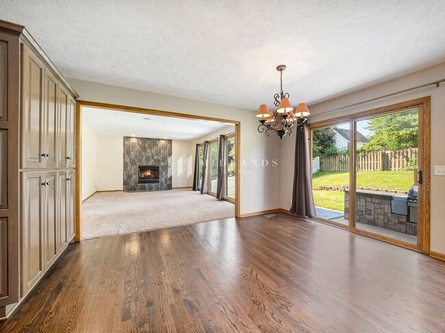 Building Photo - 4 Bedroom Papillion Home!