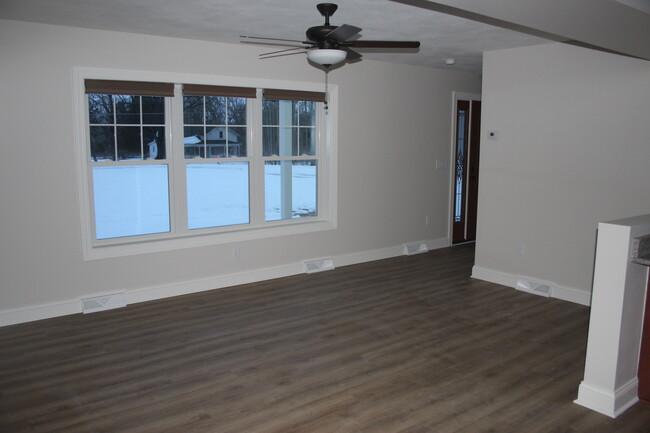 Open floor plan - 5870 Cooper St