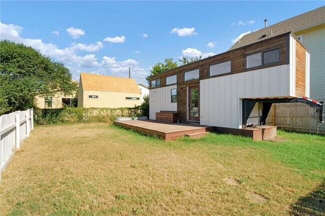 Foto del edificio - 1607 Sanchez St