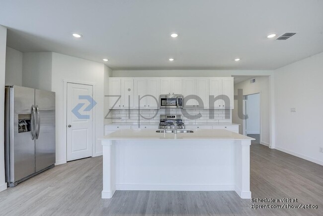 Building Photo - 1313 Rockwell Dr