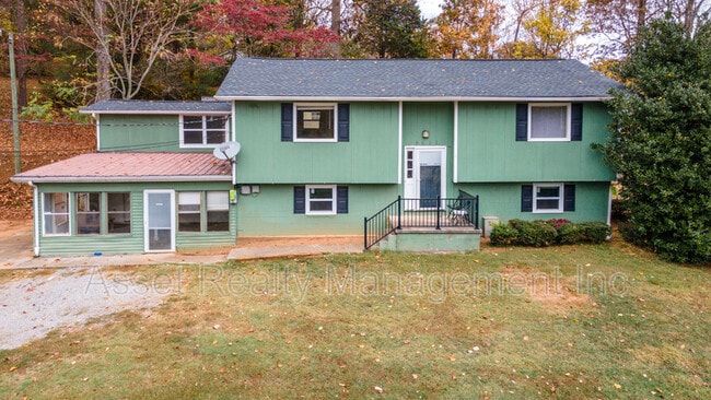 Foto del edificio - 8611 Foust Hollow Rd