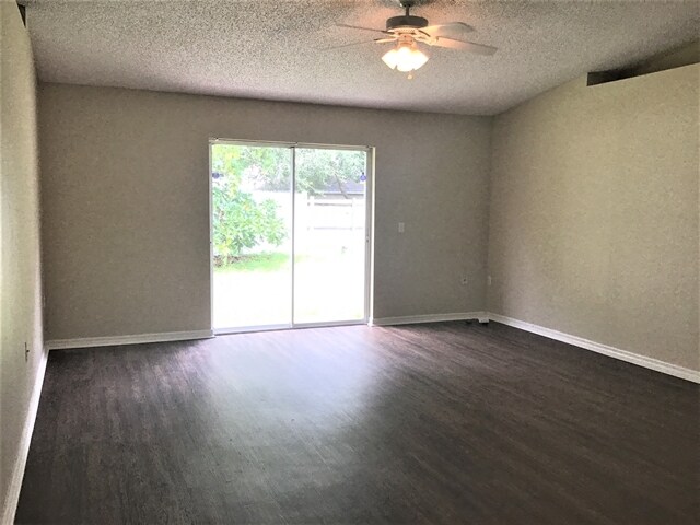 Foto del edificio - 3908 Stonefield Dr