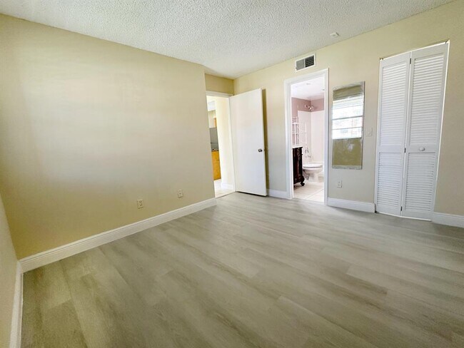Foto del edificio - 1241 SW 46th Ave